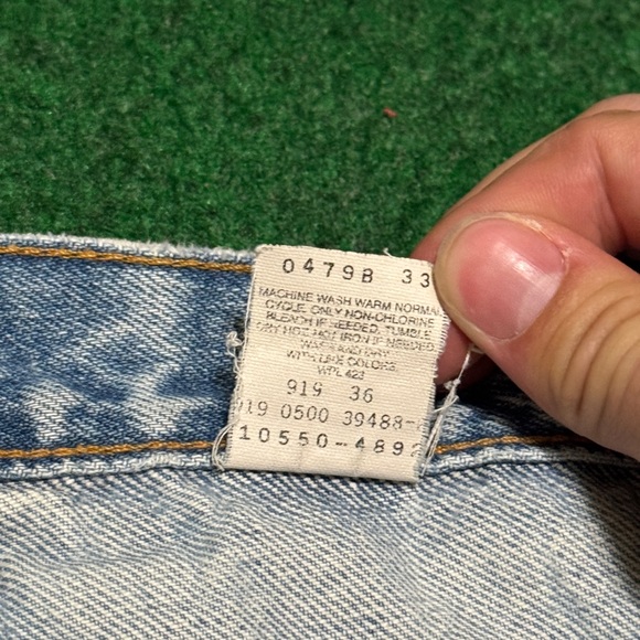 Vintage Levi’s 550 Light Wash Relaxed Fit Taper Womens 5 Jr 26x32 Jeans - Picture 5 of 12